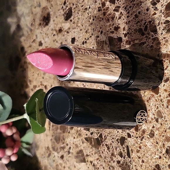 Mary Kay Other - Luminous Lilac: Gel Semi-Shine Lipstick
